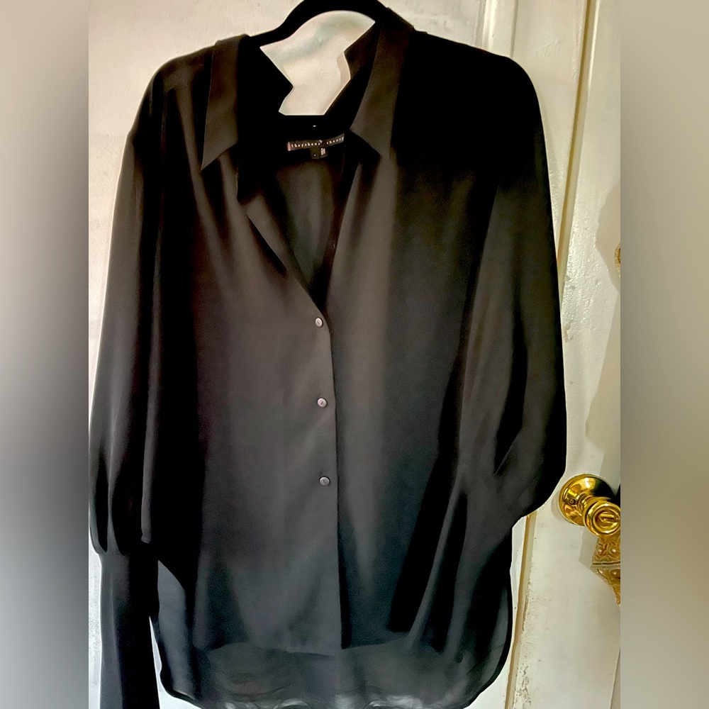 New theyskens theory blouse